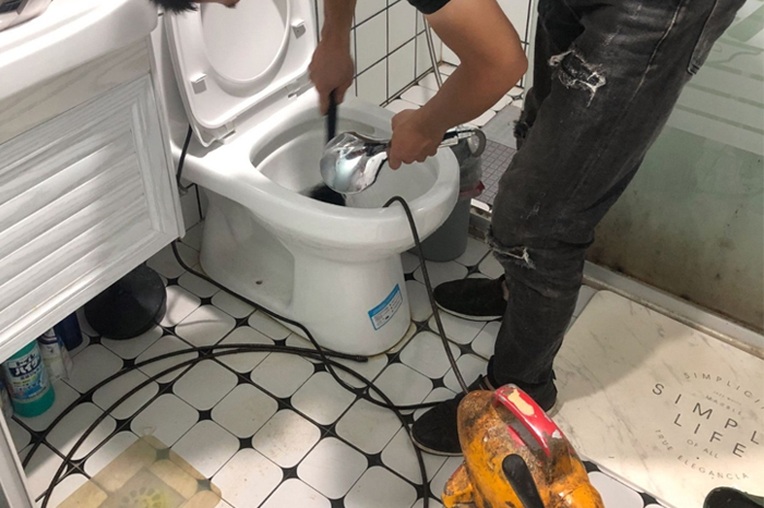 千家镇疏通下水道