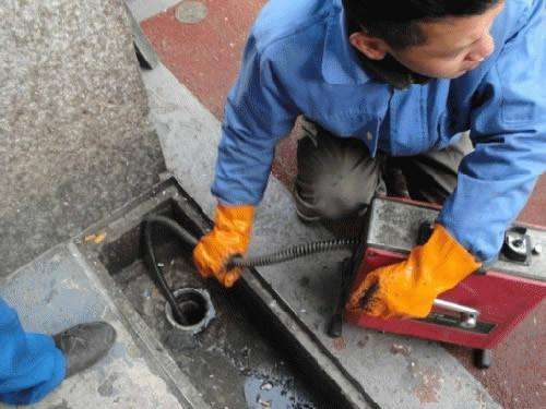 千家镇疏通下水道